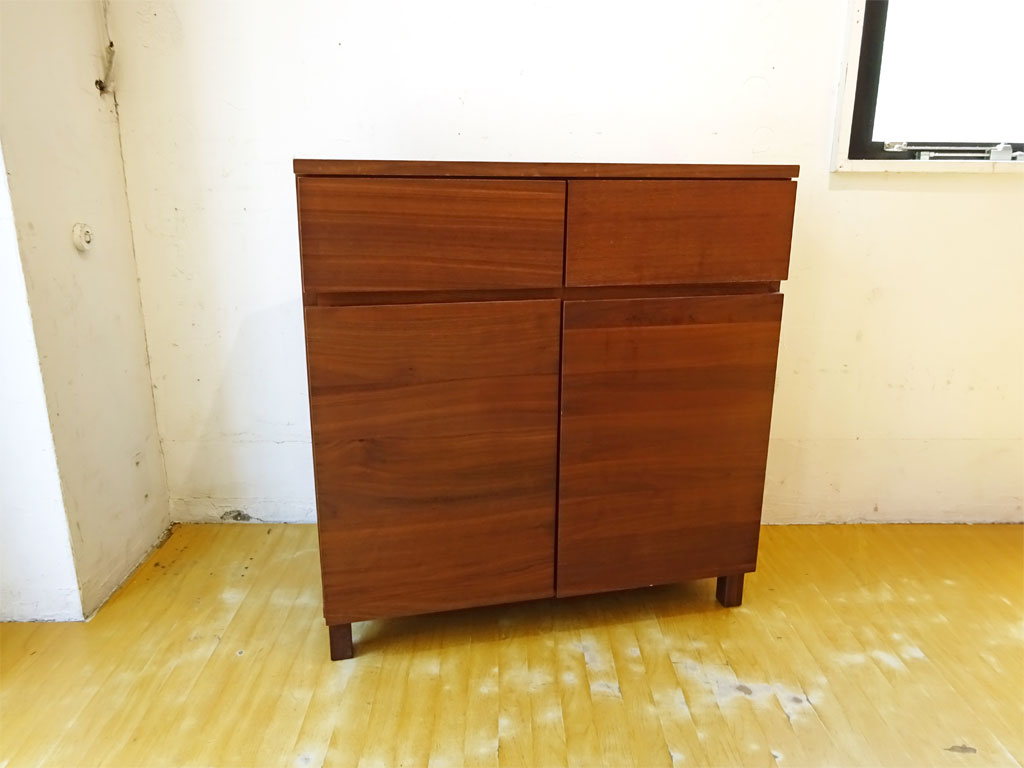 無印良品 MUJI 木製キャビネット ｗ80cm ウォールナット材 ブラウン 木製扉 シンプルデザイン 中古品 買い取りしました。