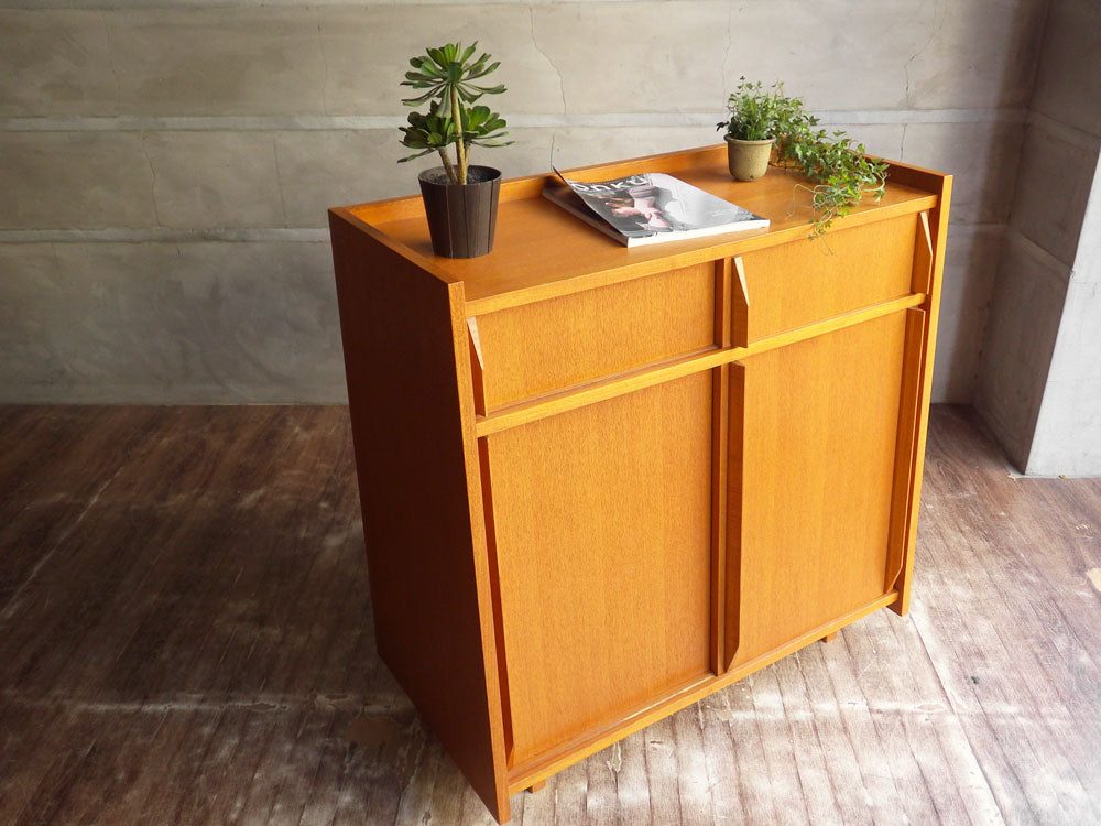 グラフ graf ナラティブ Narrative バコ Baco キャビネット タモ材 AVキャビネット 収納家具 スライド扉 コード穴 定価￥146,300- ～そっと寄り添う名脇役～