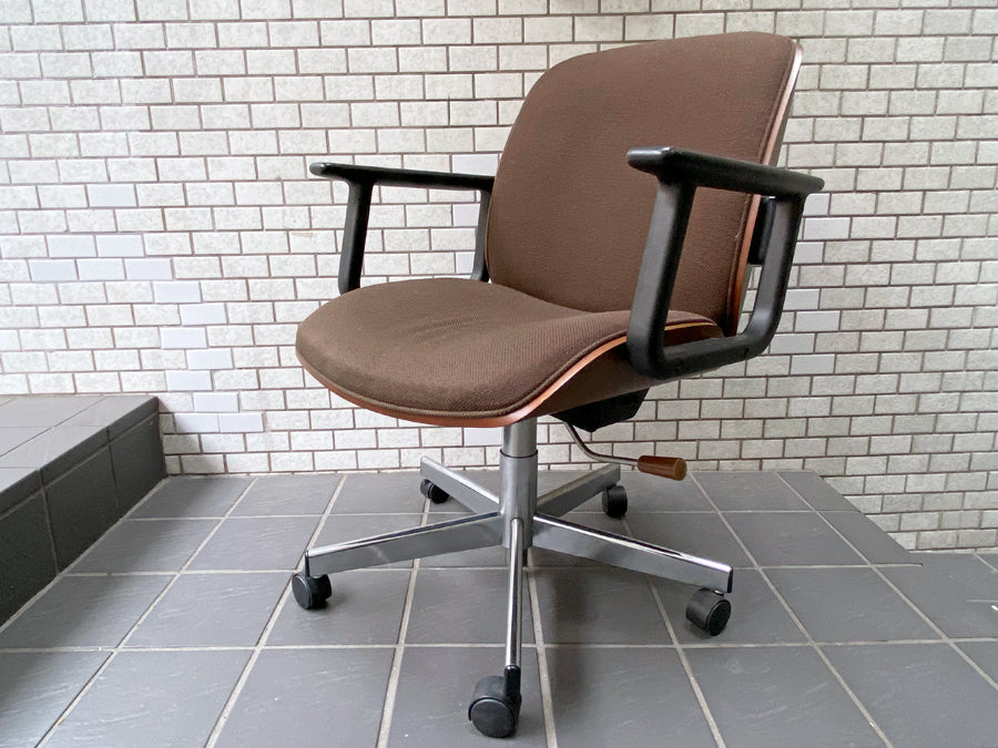 オカムラ okamura エグゼクティブチェア プライウッド×ファブリック オフィスチェア ブラウン ミッドセンチュリー 　中古品 買い取りしました。