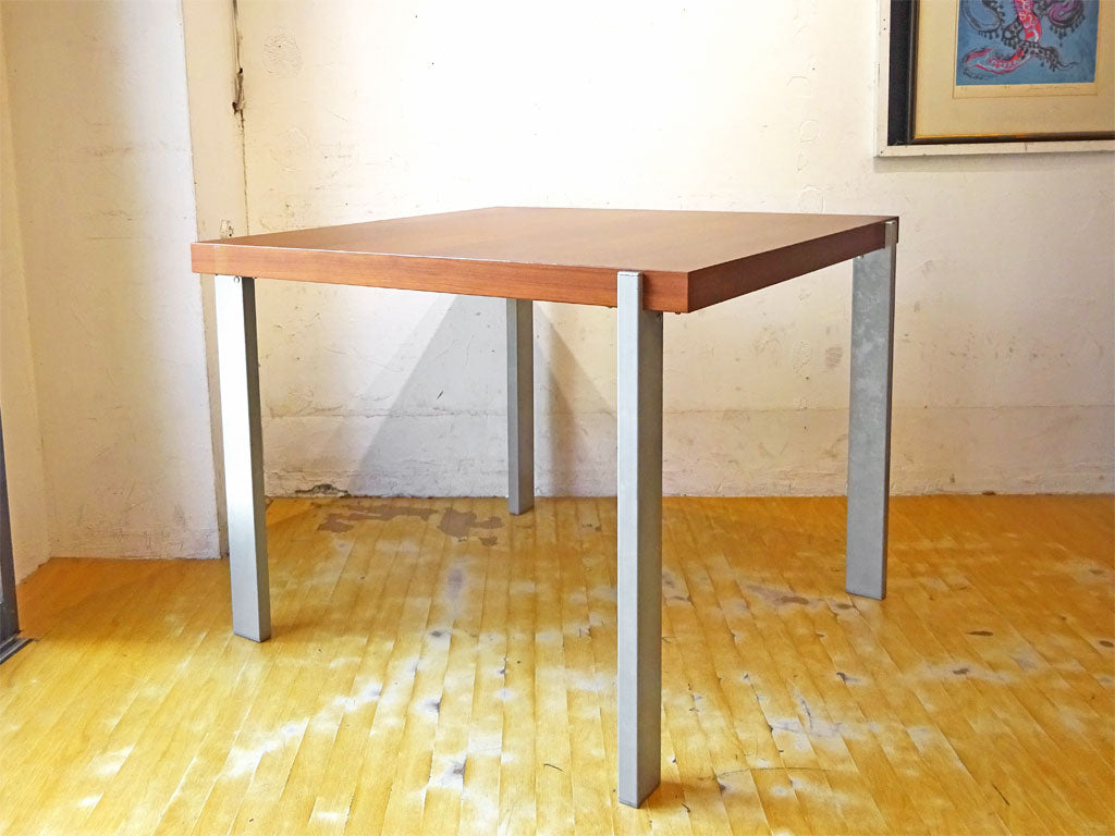 ボーコンセプト BoConcept オッカ Occa ダイニングテーブル ウォールナット材 スクエア 下北沢店 中古品 買い取りしました。