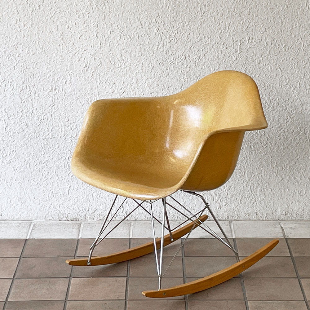  【用賀店】ハーマンミラー Herman Miller アームシェルチェア 2nd FRP ロッカーベース オークルライト イームズ ミッドセンチュリー 買取させていただきました。