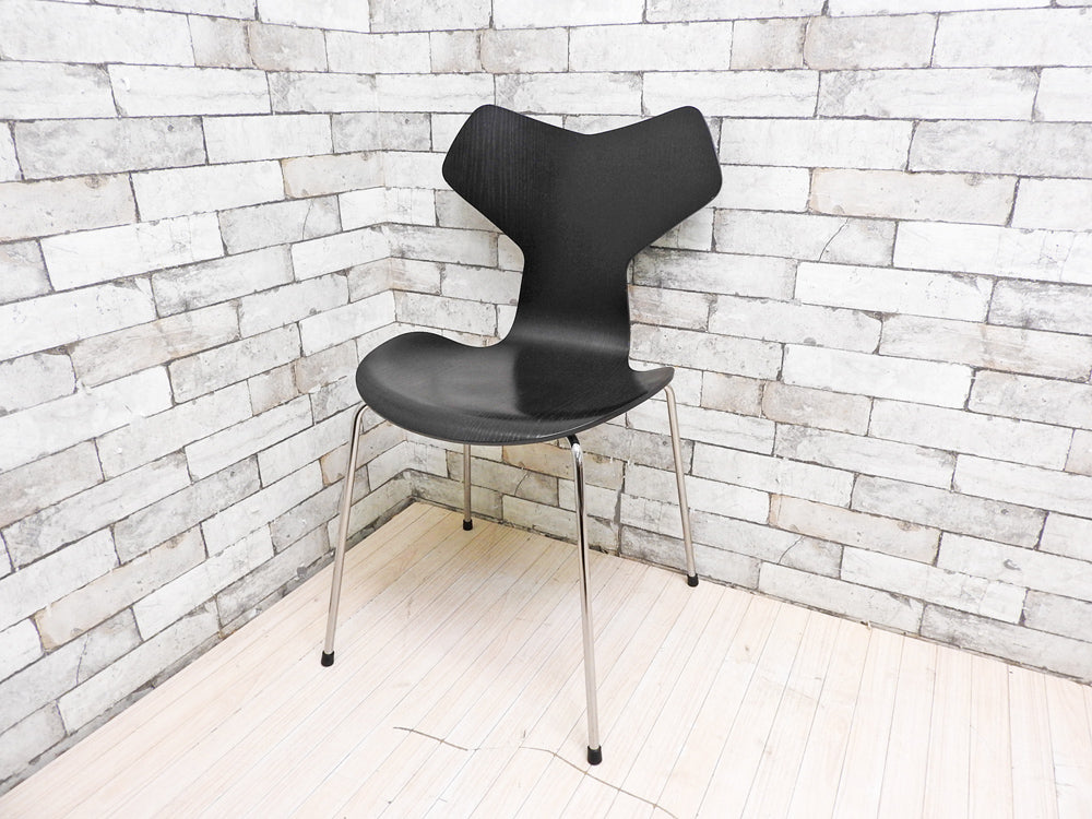 フリッツハンセン Fritz Hansen グランプリチェア Grand Prix Chair カラードアッシュ ブラック アルネ・ヤコブセン スタッキングチェア 定価60,500円  中古品 買い取りしました。