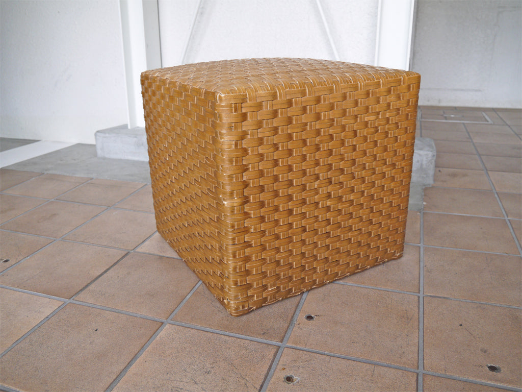アスプルンド ASPLUND ブッフルスツール BUFFLE STOOL レザー 本革 オットマン 新着商品 買い取りしました。