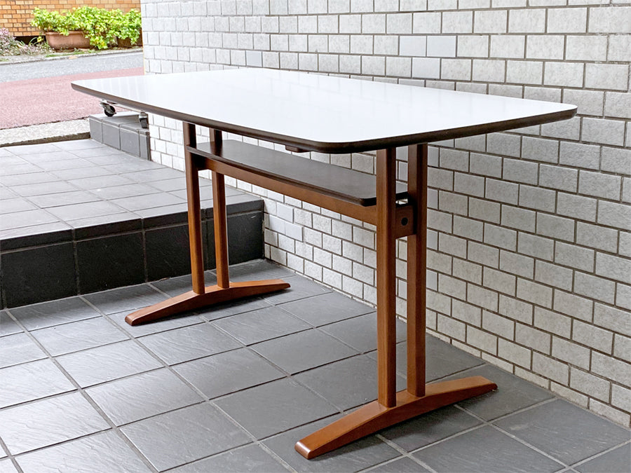 カリモク60+ karimoku カフェテーブル ホワイト メラミン天板 棚板付き ミッドセンチュリーモダン 　中古品 買い取りしました。