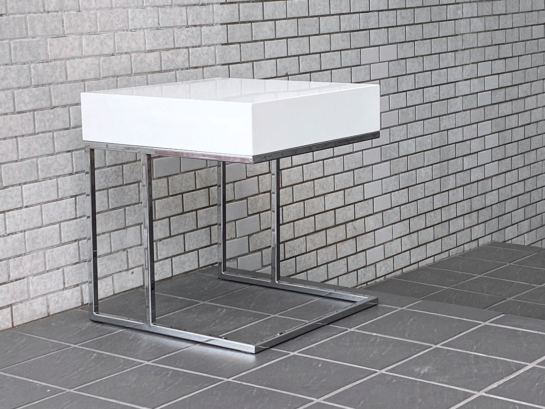 IDC 大塚家具 OTSUKA サイドテーブル DM-GF016 ホワイト ウレタン樹脂 スチール脚 シンプルモダン 中古品 買い取りしました。