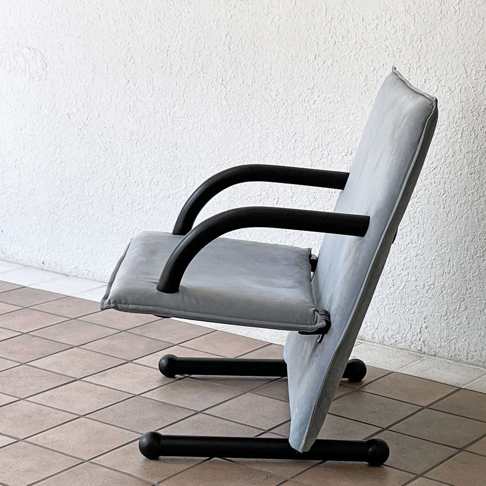  【用賀店】アルフレックス arflex T-Line チェア アームチェア ブルーグレー 1シーター カンチレバー コットンスエード Burkhard Vogtherr ポストモダンデザイ 買取させていただきました。