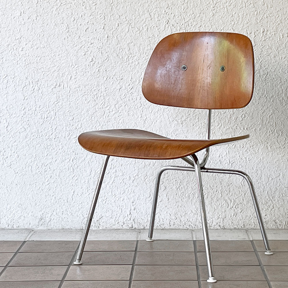  【用賀店】ハーマンミラー Herman Miller プライウッドダイニングチェア DCM ウォールナット メタルレッグ C&R イームズ ビンテージ 買取させていただきました。