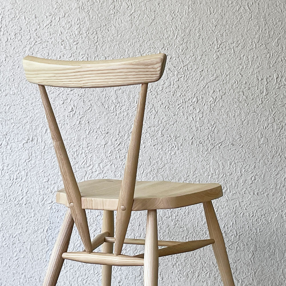 アーコール Ercol ER-7392 スタッキングチェア ダイニングチェア アッシュ材 英国家具 参考価格97,900円 ～静かに、個性を主張する～