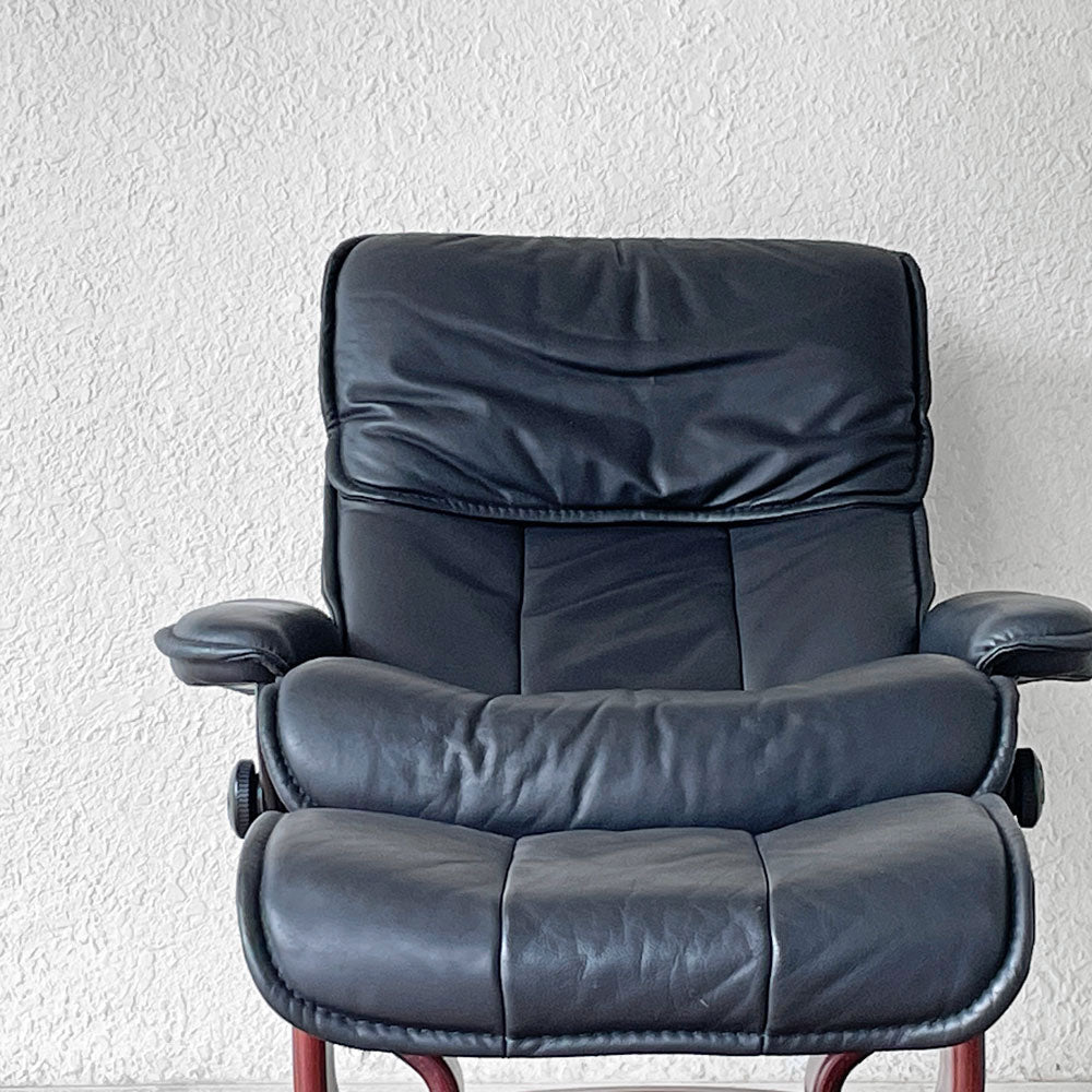 エコーネス EKORNES コモドール Commodore ストレスレスチェア stressless オットマン付き リクライニングチェア　～シックに映える 最高級のリクライニングチェア。～