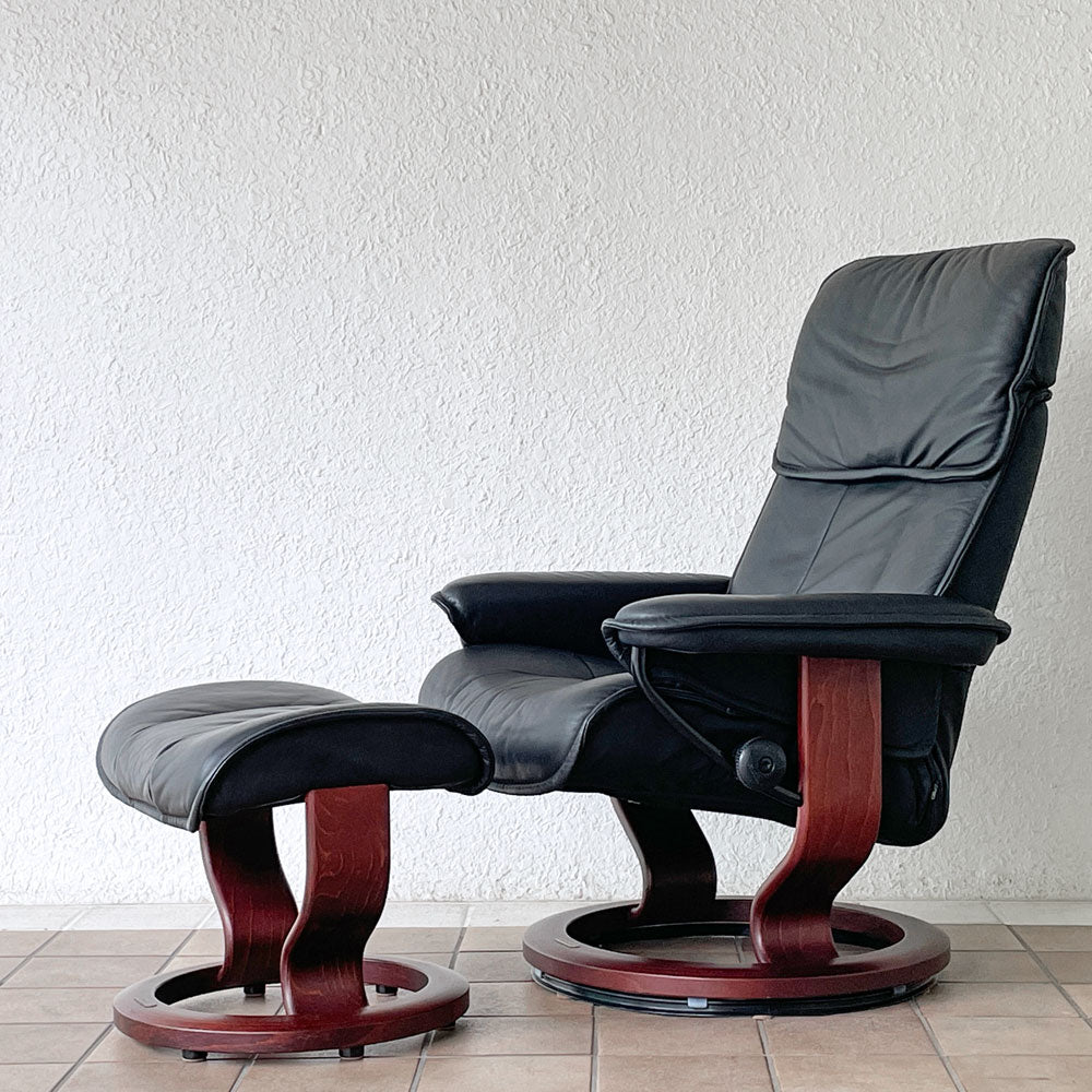  【用賀店】エコーネス EKORNES コモドール Commodore ストレスレスチェア stressless オットマン付き リクライニングチェア 北欧家具 ノルウェー 買取させていただきました。