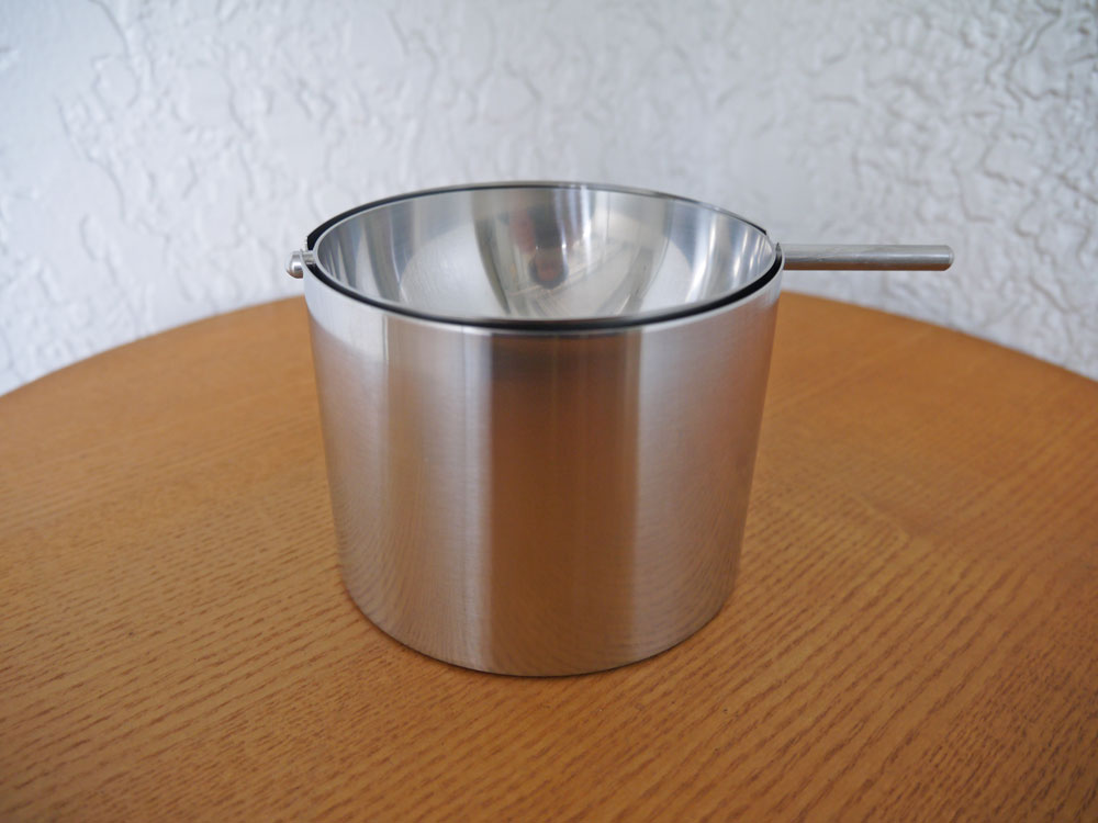 ステルトン Stelton シリンダライン Cylinda Line リボルビングアッシュトレイ Lサイズ アルネ・ヤコブセン Arne Jacobsen 新品未使用 箱付 定価￥18,700- 新着商品 買い取りしました。