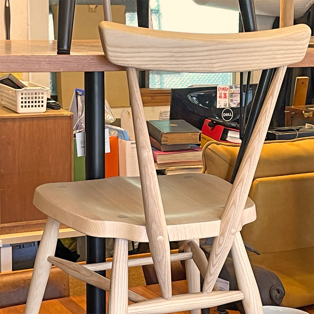 用賀店 今月の店内紹介　～風に誘われて～