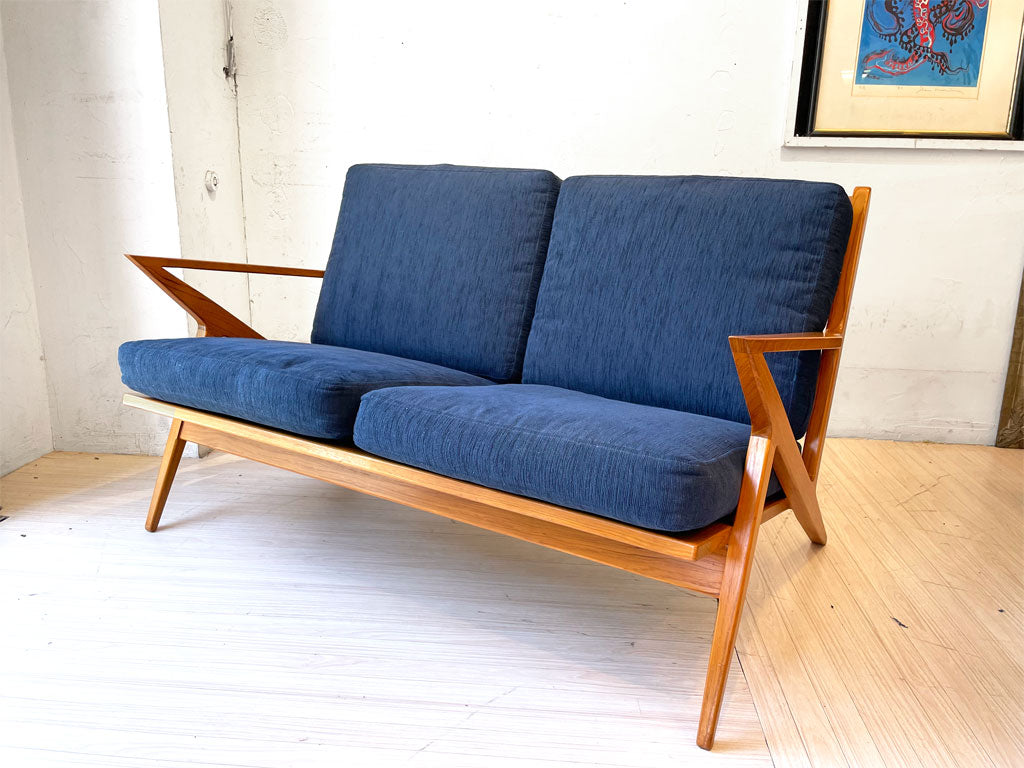 クロロス CHLOROS トライアングルアーム 2シーターソファ Triangle Arm Sofa チークフレーム カバーリングクッション 廃盤 北欧デザイン 下北沢店 中古品 買い取りしました。