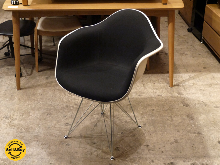 ハーマンミラー Herman Miller アームシェルチェア 現行 FRP製 ファブリック張り x 1stタイプ エッフェルベース ブラック C&R イームズ　中古品 買い取りしました！ 自由が丘店 出張買取もお任せください。