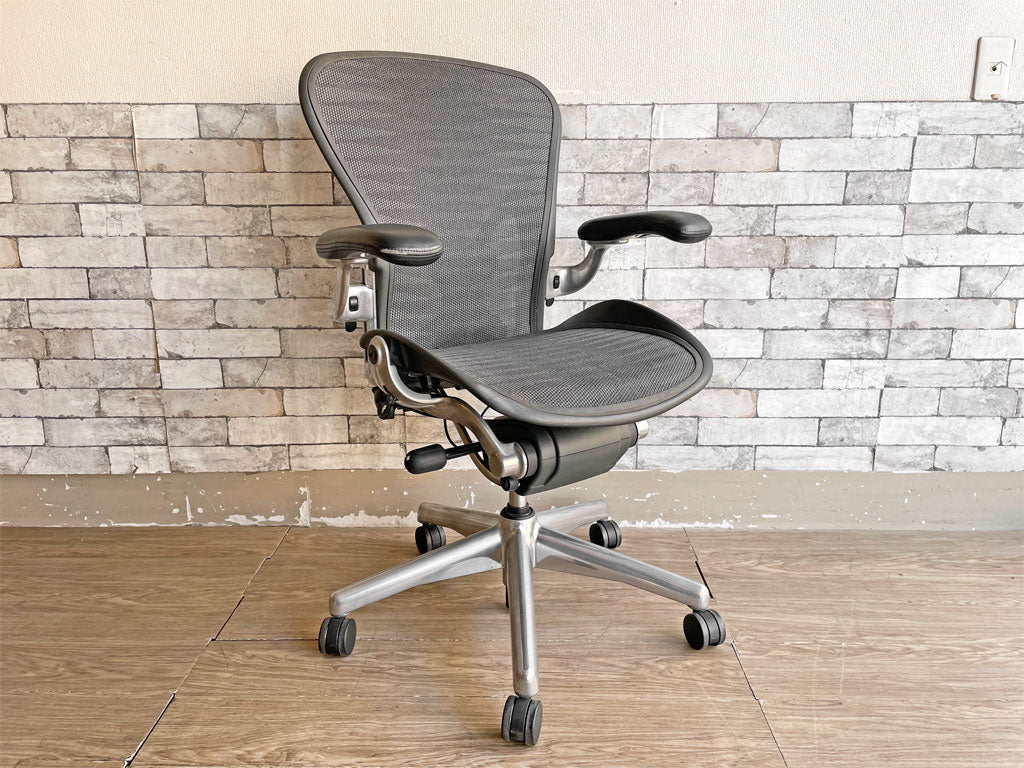 ハーマンミラー Herman Miller アーロンチェア Aeron Chair Bサイズ ポスチャーフィット ポリッシュドアルミベース フル装備 デスクチェア 取扱説明書付き 中古品 買い取りしました。