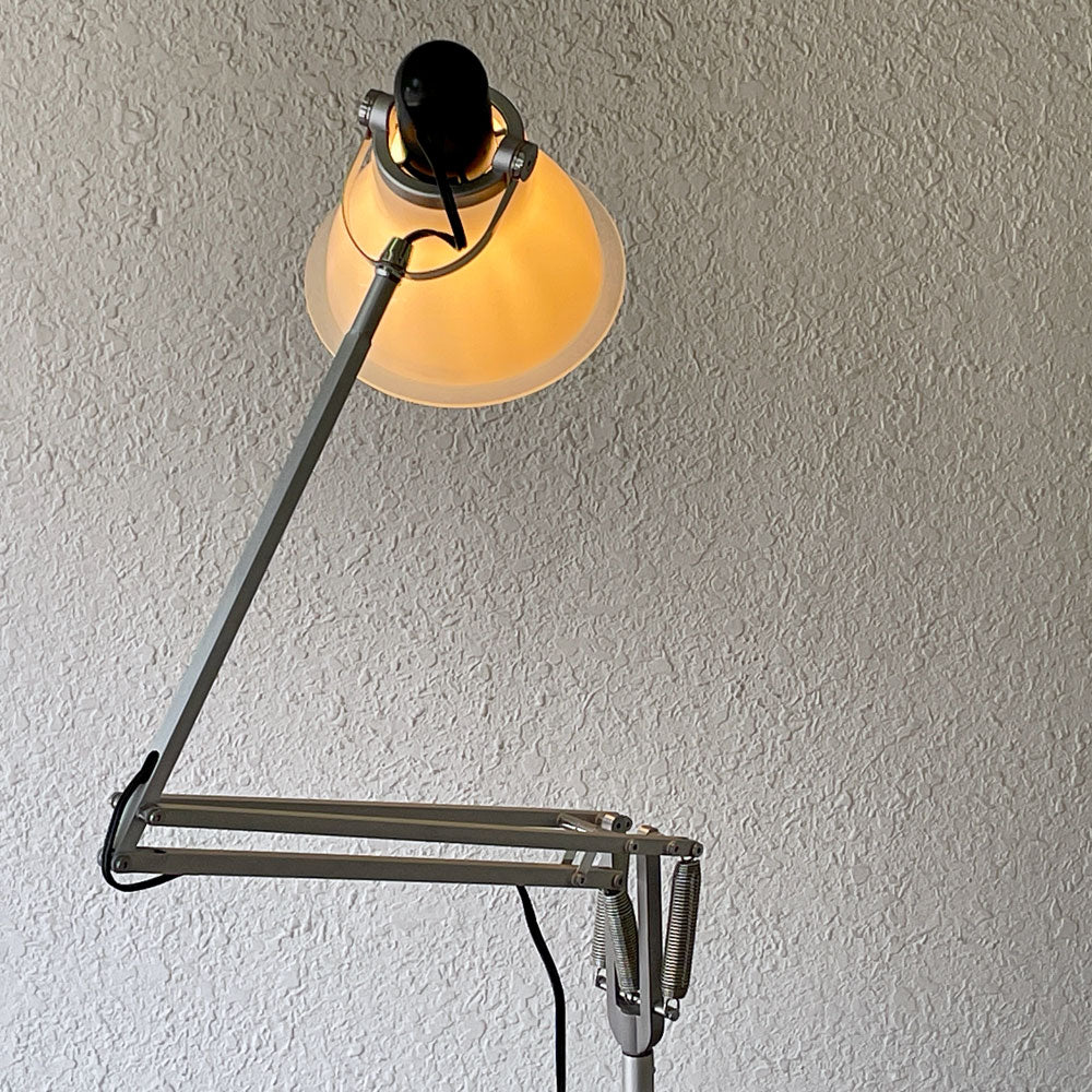  【用賀店】アングルポイズ ANGLEPOISE タイプ1228 Type 1228 フロアライト デスクライト ケネス・グランジ ベース2種付 廃番 買取させていただきました。
