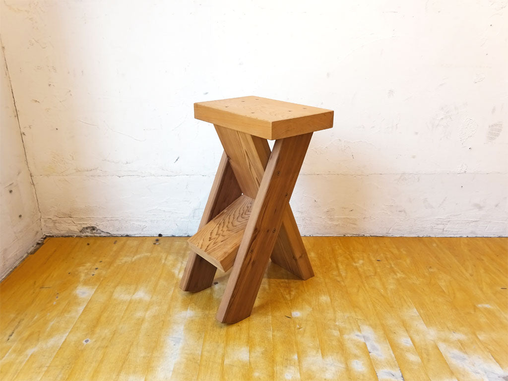 石巻工房 Ishinomaki Laboratory フラミンゴ ミニスツール FLAMINGO mini Stool レッドシダー材 ステップスツール 脚立 二俣 公一 中古品 買い取りしました。