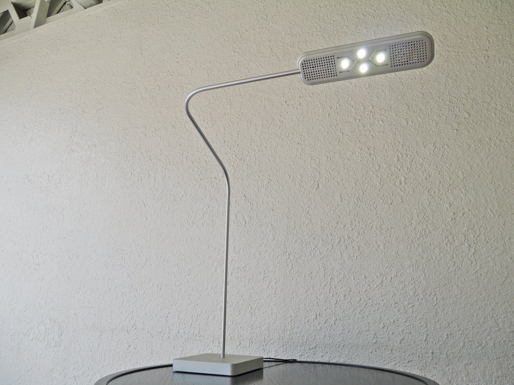 バルミューダ BALMUDA ハイワイア Highwire 1300 デスクライト シルバー LED LHW-1301S 定価￥69,300- 廃盤 希少 デザイン家電 中古品 買い取りしました。