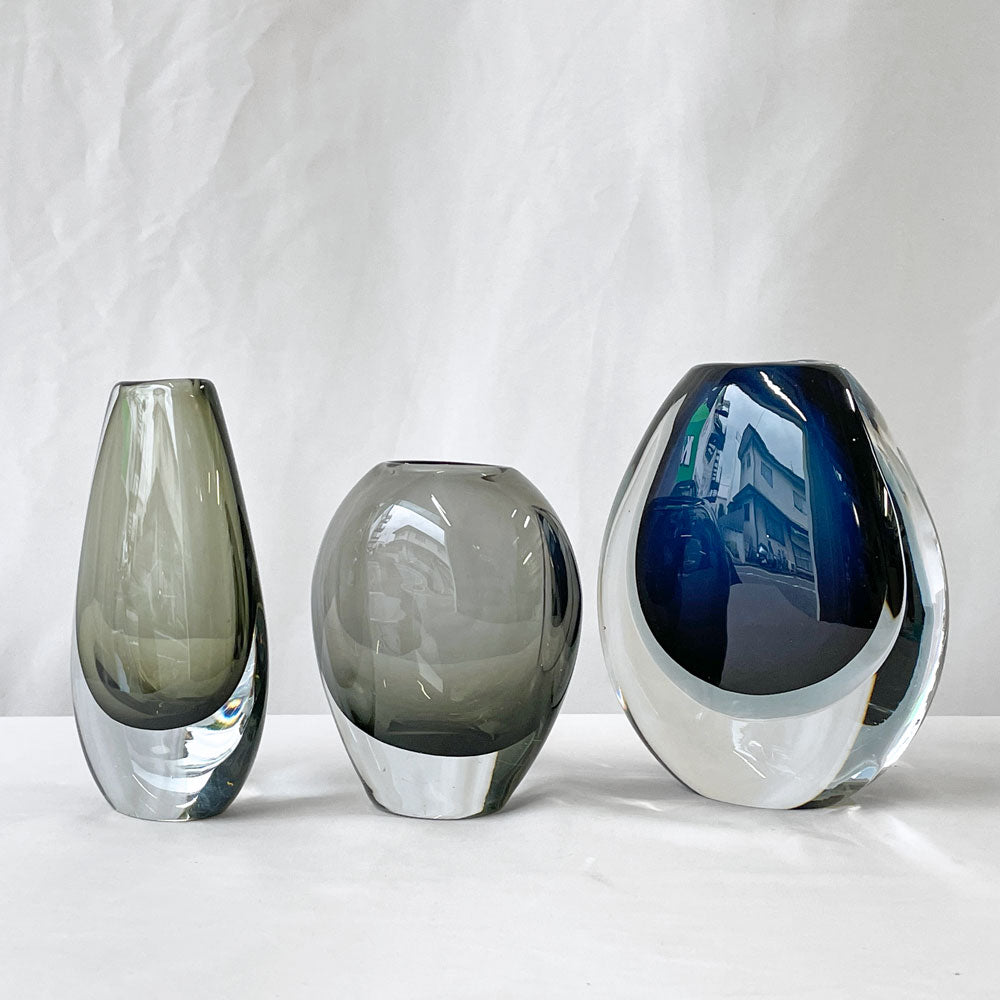  【用賀店】北欧ビンテージ  W10.5×H11.5cm、ストレムベリ Strombergshyttan W8×H14.5cm、コスタボダ KOSTA BODA W13×H15cm ビンテージ ガラスフラワーベース 計3点 買取させていただきました。