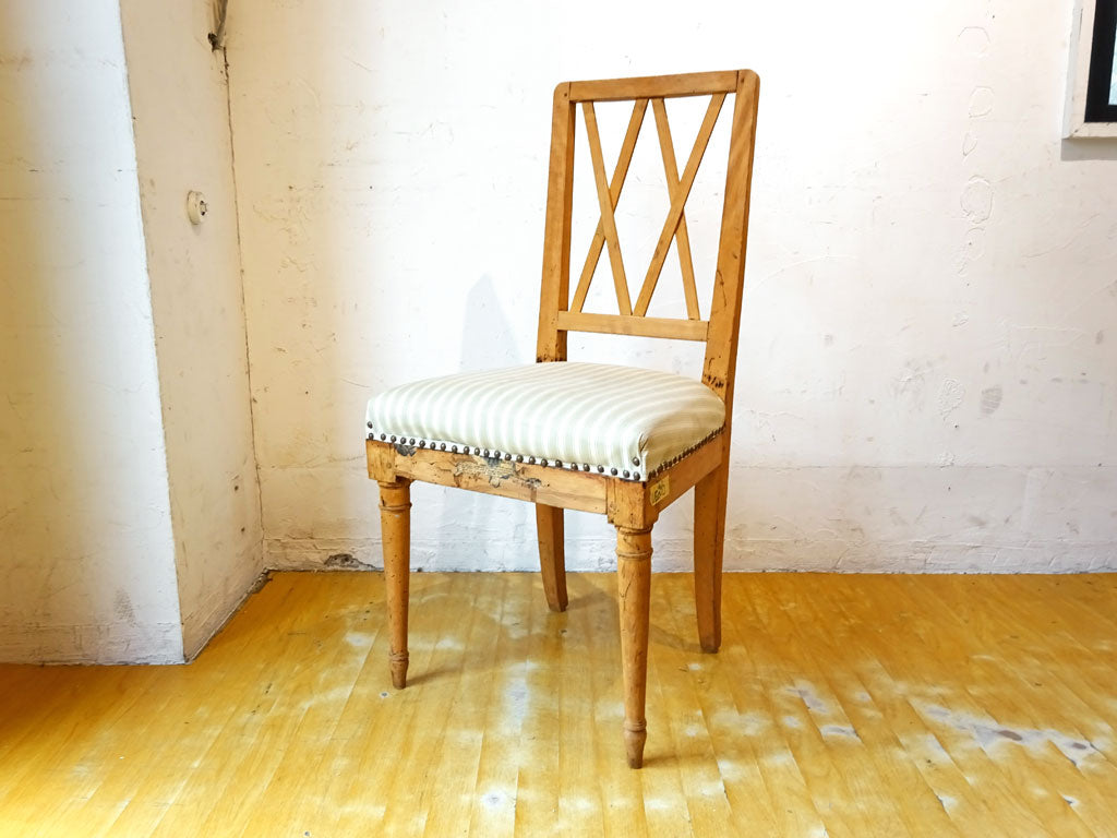 フランス ビンテージ France Vintage オーク無垢材 ダイニング チェア 鋲打ち スタッヅ ロクロ脚 装飾 中古品 買い取りしました。