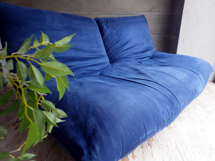 リーンロゼ ligneroset カラン CALIN 2人掛け ソファ リクライニング ファブリックシート 定価:￥393,800- ～柔らかいクッションで身体を包み込む！！～