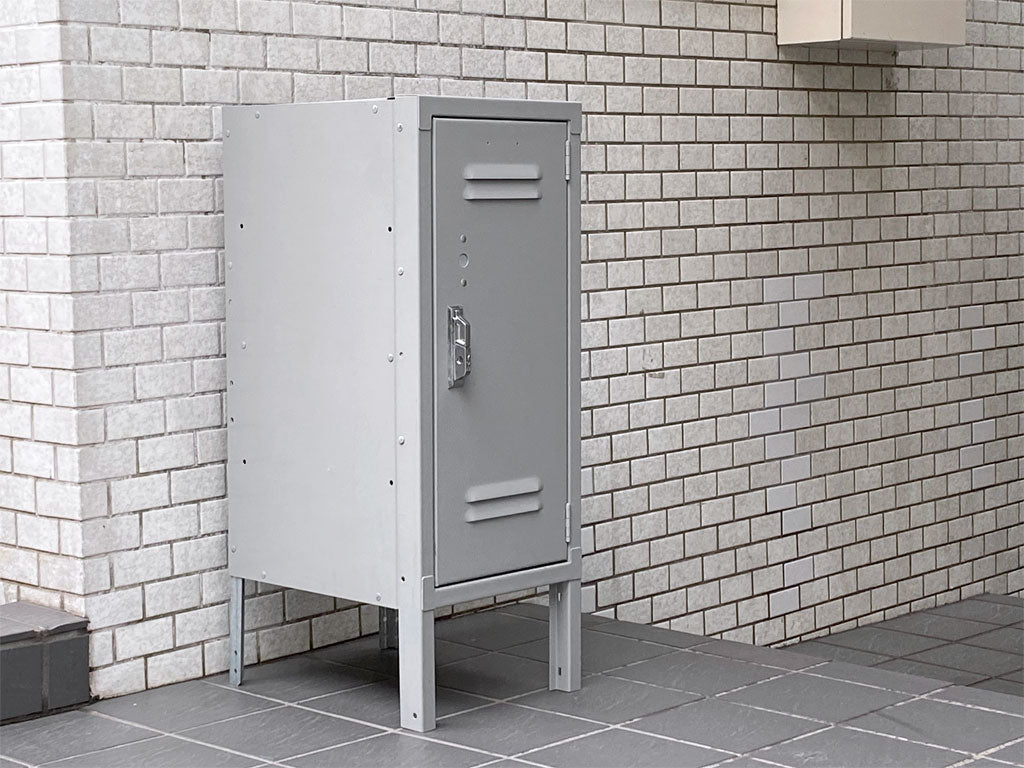 リオン LYON ハーフロッカー HALF LOCKER スチールロッカー ルーバーカット グレー P.F.S パシフィックファニチャーサービス取扱 中古品 買い取りしました。