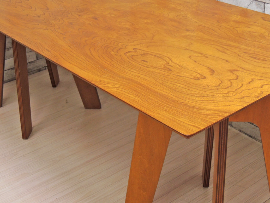 グラフ graf オリジナル家具シリーズ ナラティブ Narrative ダイニングテーブル ～「暮らしのための道具」～