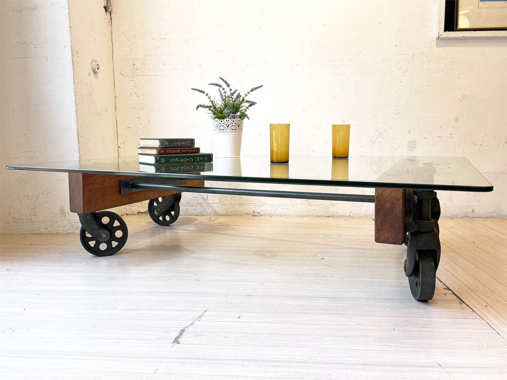 ディーエイト D8 / ディストリクトエイト DISTRICT EIGHT ケリー KELLY コーヒーテーブル ガラス天板 関家具プロデュース 中古品 買い取りしました。