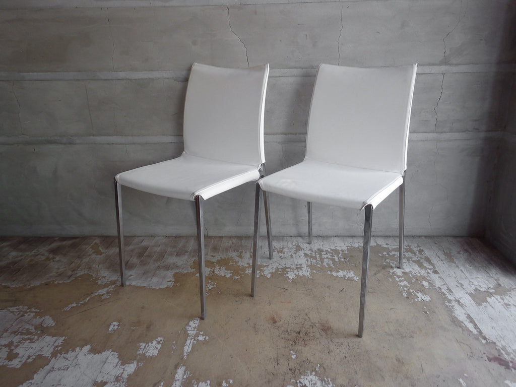 ザノッタ Zanotta リアチェア Lia Chair ダイニングチェア 2脚セット 布張り ホワイト ロベルト・バルビエリ イタリア 中古品 買い取りしました。