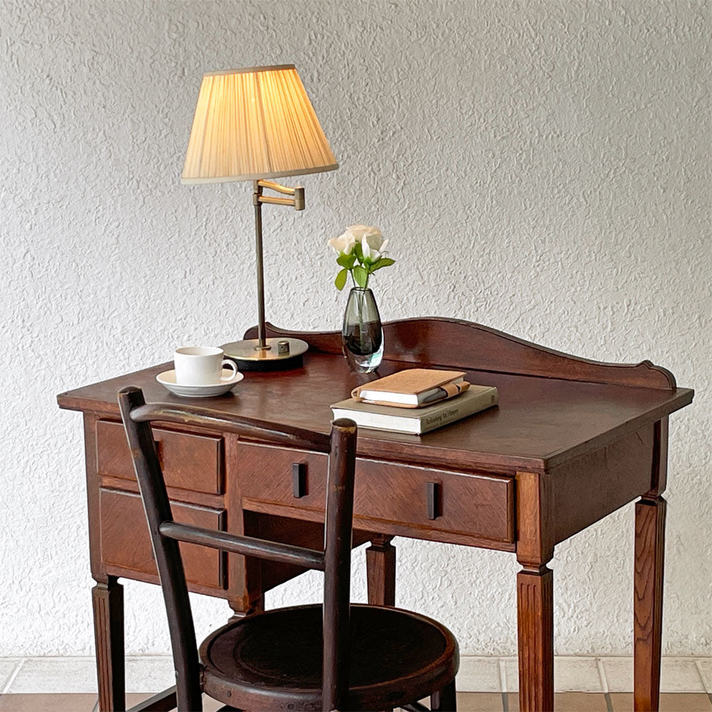 ジャパンビンテージ Vintage 木製机 デスク 抽斗3杯 オーク材 古家具 レトロ クラシカルデザイン　～佇まいそのものが、彩りになる。～