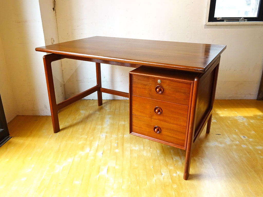 ジャパンビンテージ japan vintage 片袖 デスク 3ドロワー チーク材 木味 昭和レトロ 日本家具 中古品 買い取りしました。