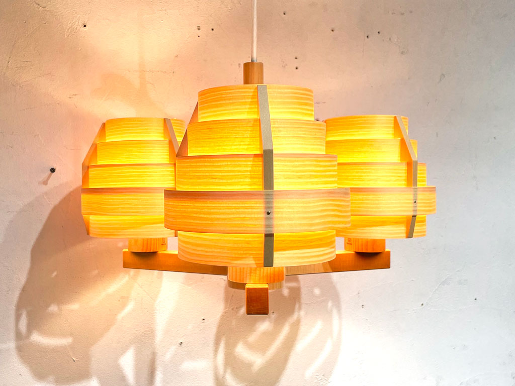 ヤマギワ yamagiwa ヤコブソンランプ JAKOBSSON LAMP 3灯ペンダントライト パイン材 ハンス・アウネ・ヤコブソン 北欧照明 スウェーデン 美品 下北沢店 中古品 買い取りしました。