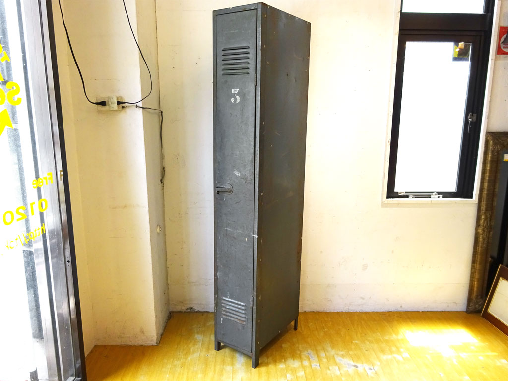 US ビンテージ シングルドア クロッシングロッカー Single door Locker ルーバーカット 米国 Vintage 中古品 買い取りしました。