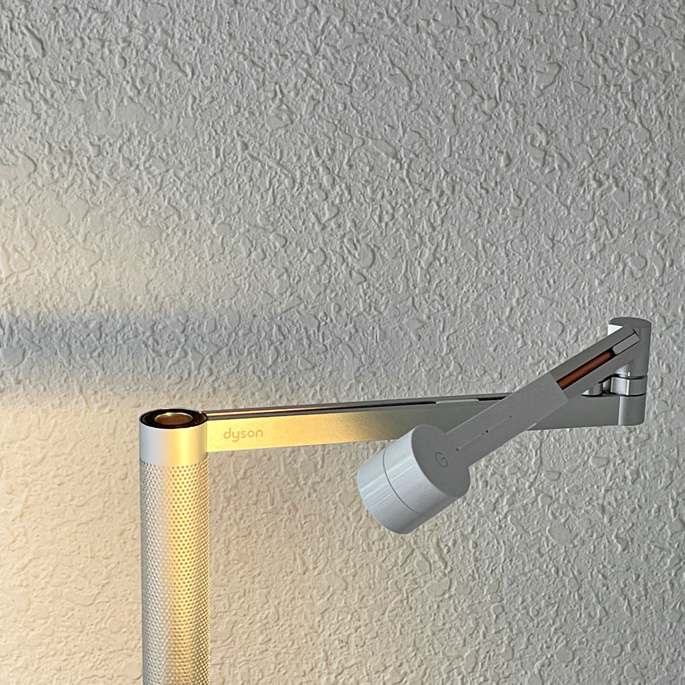  【用賀店】ダイソン dyson ライトサイクル モルフ Lightcycle Morph CF06 オプティカルヘッド LEDフロアライト ホワイト/シルバー 定価￥97,900- 買取させていただきました。