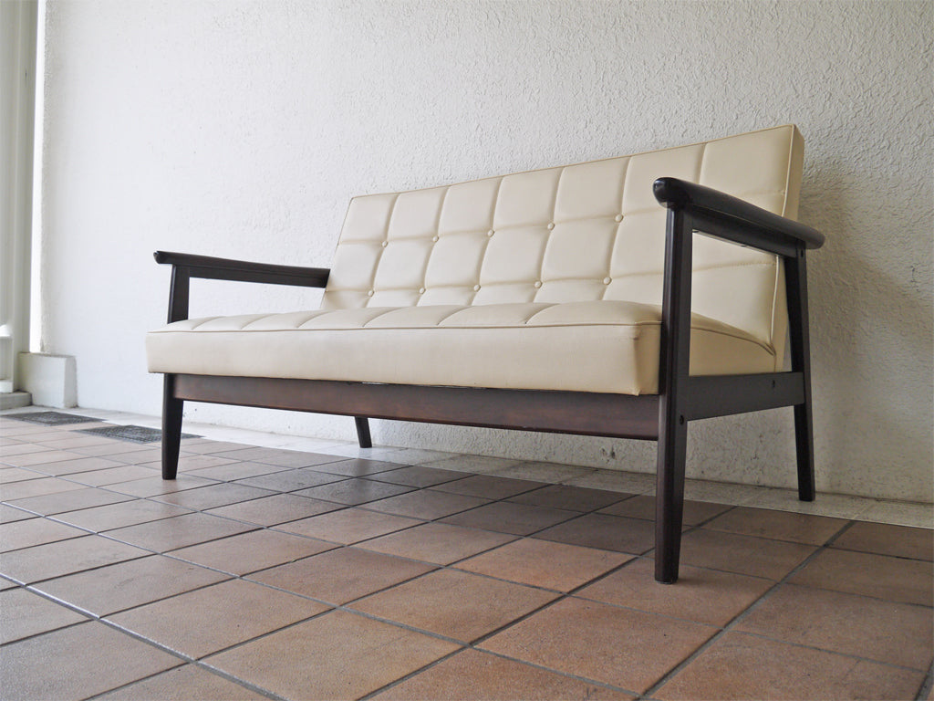 カリモク60 ロクマル karimoku Kチェア 2シーター 二人掛けソファ アイボリー 60's ジャパニーズ ミッドセンチュリーモダンデザイン 廃盤カラー 希少  中古品 買い取りしました。