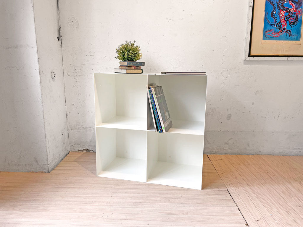 ミニマルデザイン スチールシェルフ Steel shelf 2列2段 ディスプレイラック オープンシェルフ 背板付き 店舗什器 中古品 買い取りしました。