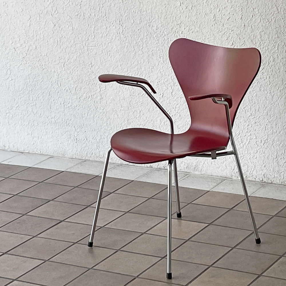  【用賀店】フリッツハンセン Fritz Hansen 3207 セブンチェア アームチェア ラッカー ダークレッド アルネ ヤコブセン 北欧家具 買取させていただきました。