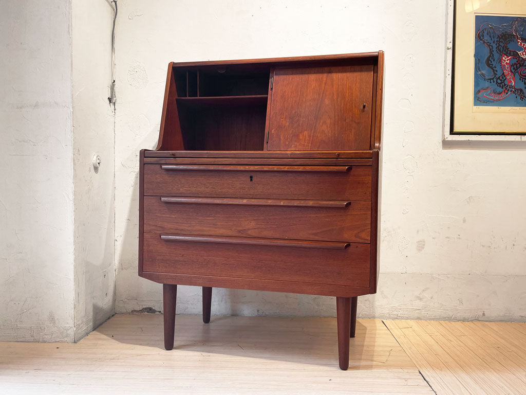 デンマーク ビンテージ Danish Vintage チーク材 ライティングビューロー デスク 3ドロワー 北欧家具 中古品 買い取りしました。