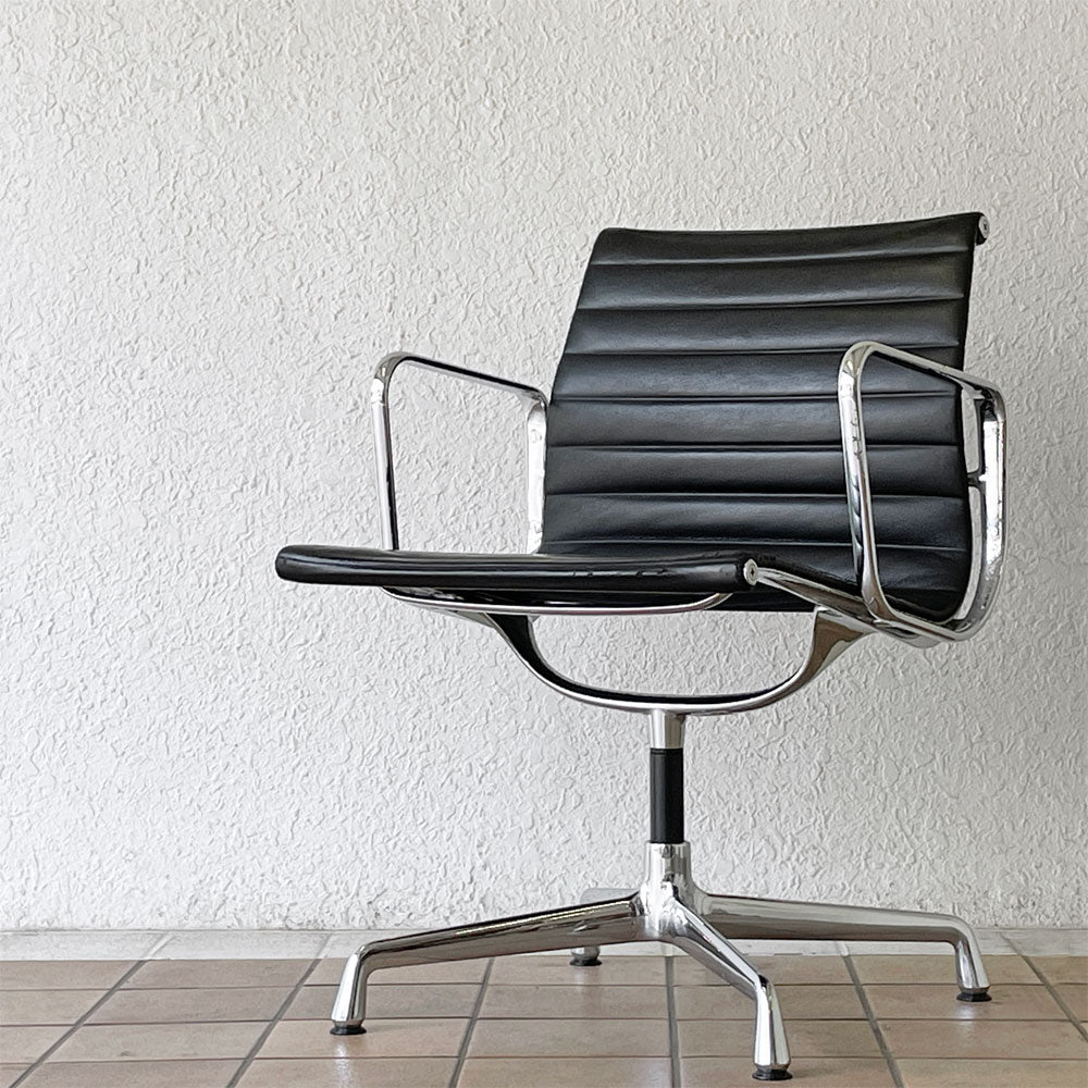  【用賀店】ヴィトラ vitra アルミナムグループ マネジメントチェア デスクチェア 本革 4本脚 グライズ イームズ 買取させていただきました。