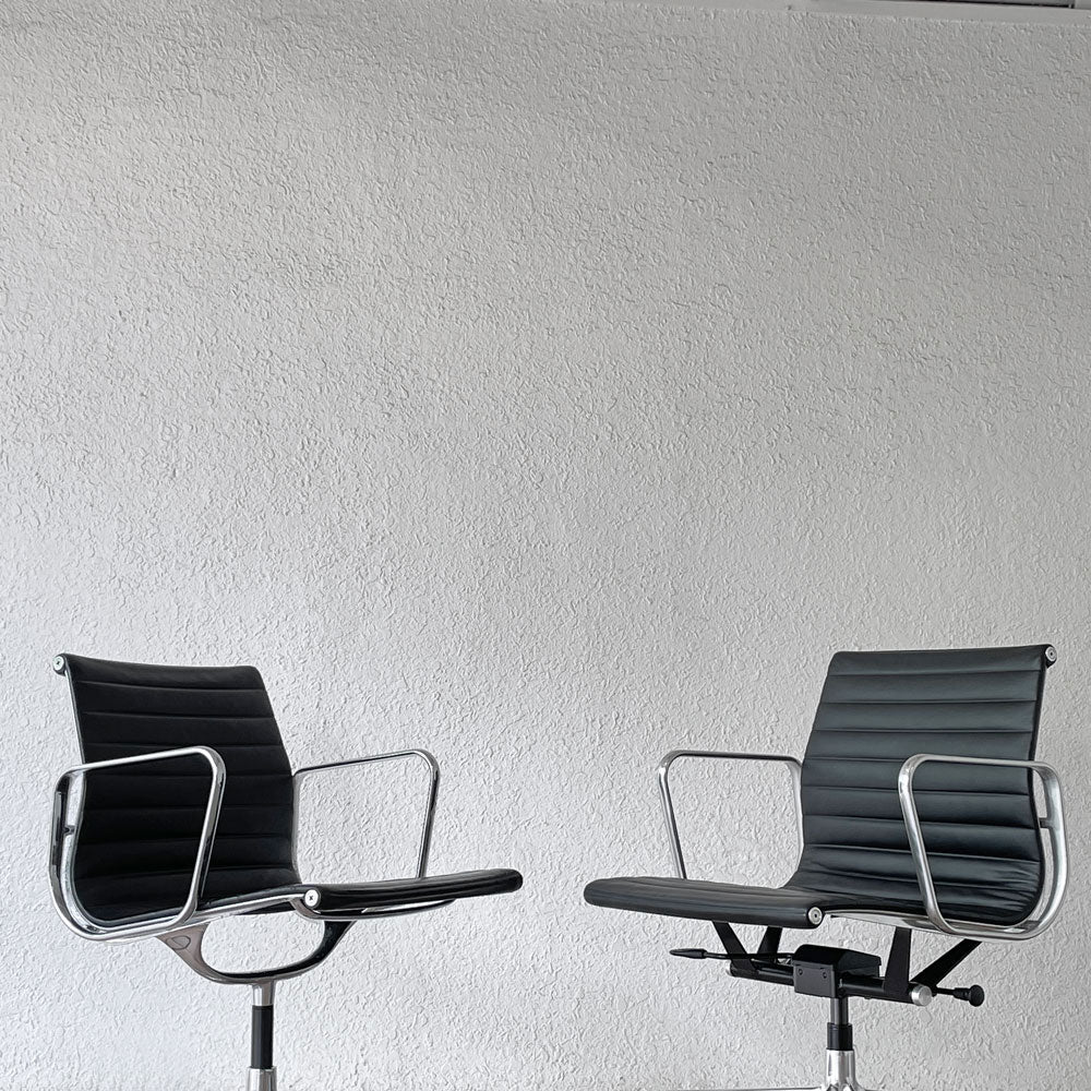 ハーマンミラー Herman Miller イームズアルミナムグループチェア マネージメントチェア アルミバフベース ガス圧昇降仕様 5本脚 キャスタータイプ ＆ ヴィトラ vitra キャスターレス 固定脚 4本脚 グライズ 本革 イームズ ～どっちにする？～