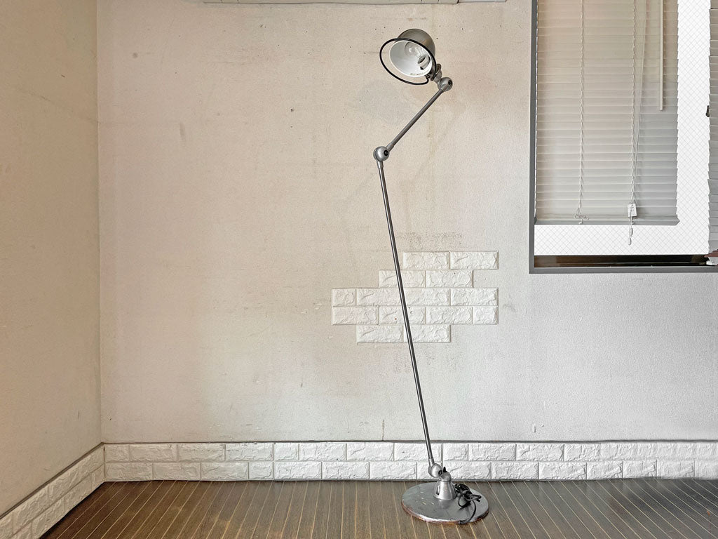 ジェルデ JIELDE フロアランプ 1240 FLOOR LAMP ブラッシュドスチール パシフィックファニチャーサービス取扱い P.F.S 定価123,200円  中古品  買い取りしました。