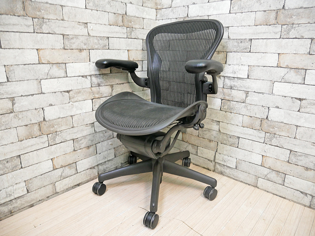 ハーマンミラー Herman Miller アーロンチェア Aeron Chair Aサイズ クラシックカーボン グラファイトベース デスクチェア 現状品  中古品  買い取りしました。