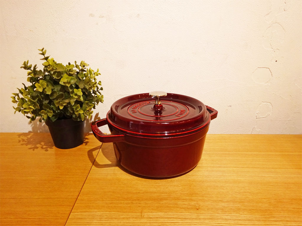 ストウブ STAUB ピコ ココット ラウンド 22cm 両手鍋 ホーロー鍋 グレナディンレッド 美品 元箱付 中古品 買い取りしました。