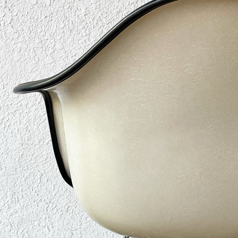 ハーマンミラー Herman Miller アームシェルチェア セカンド 2nd ナウガレザー キャッツクレイドル MFS製 イームズ　～大人モノトーン～