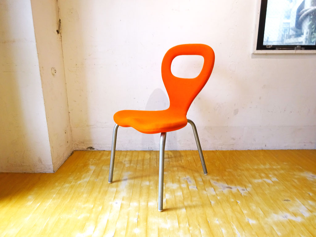 モローゾ Moroso テレビチェア TV CHAIR マーク・ニューソン Marc Newson スタッキングチェア オレンジファブリック イタリア モダン 中古品 買い取りしました。