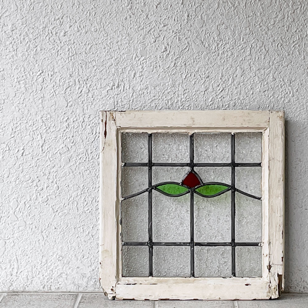  【用賀店】European Vintage ヨーロピアンビンテージ ステンドグラス 木枠 ホワイトペインテッド 47×49cm 窓枠 ディスプレイ 店舗什器 買取させていただきました。