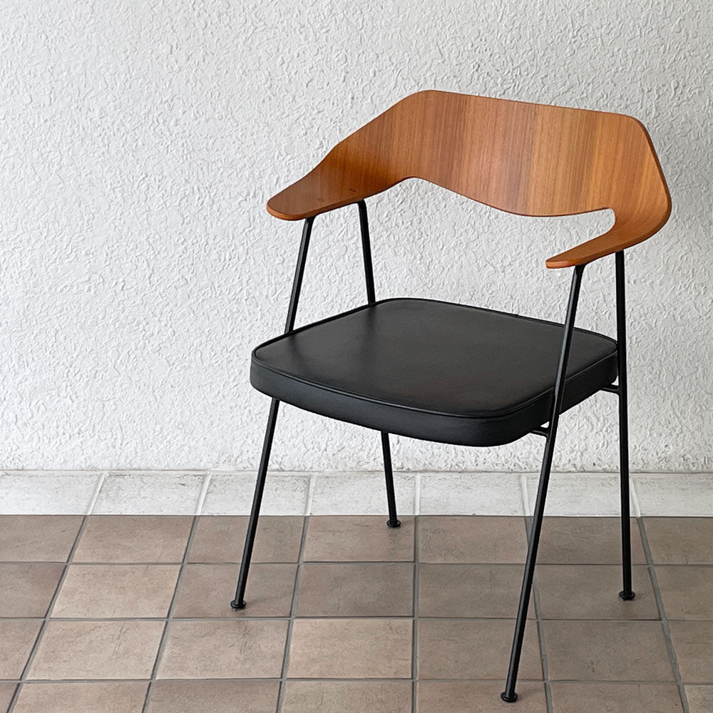  【用賀店】ケースファニチャー Case Furniture 675チェア ウォールナットフレーム×レザーシート 本革 ロビンデイ Robin Day アクタス取扱い 買取させていただきました。