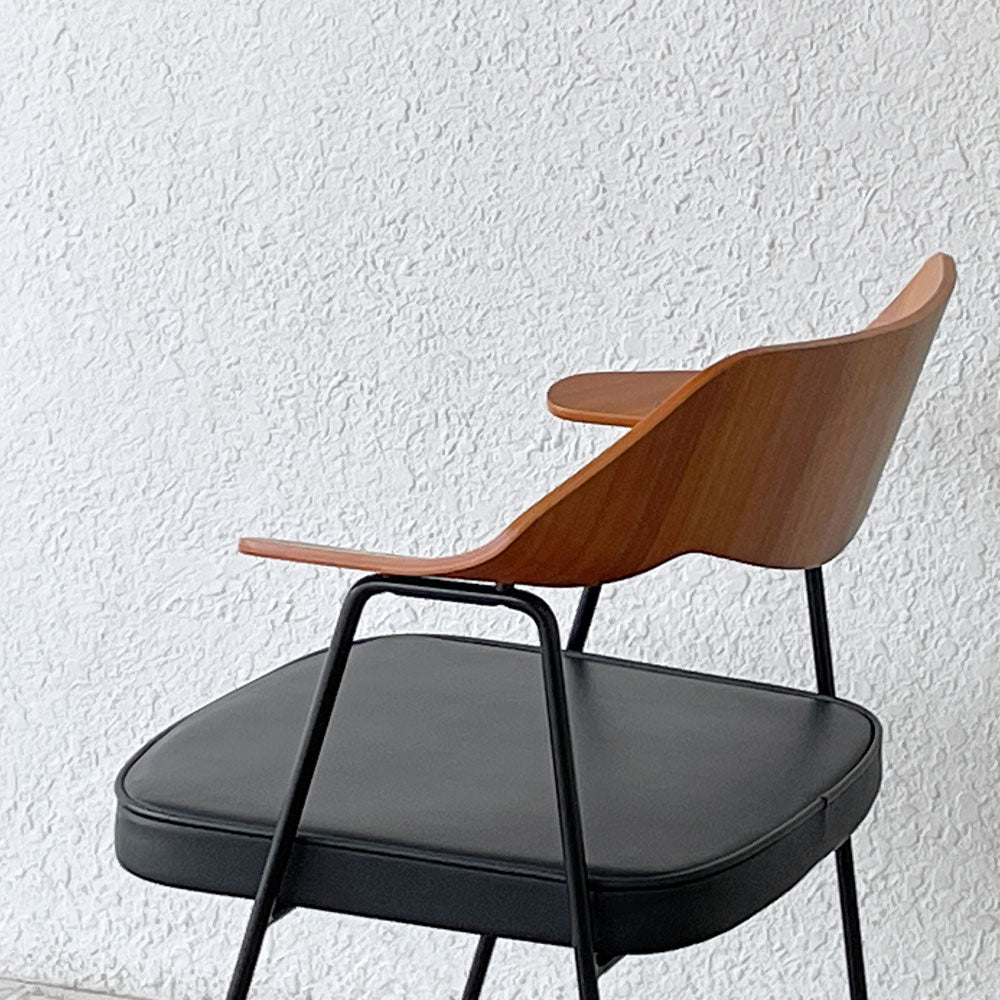 ケースファニチャー Case Furniture 675チェア ウォールナットフレーム×レザーシート 本革 ロビンデイ Robin Day アクタス取扱い～曲線が魅せる、洗練のフォルム～