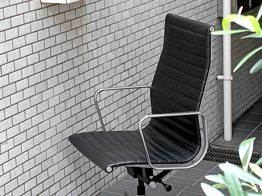 ハーマンミラー Herman Miller アルミナムグループ エグゼクティブチェア 本革 ブラック ハイバック ガス圧シリンダー昇降 クロームフード ～椅子の革命～