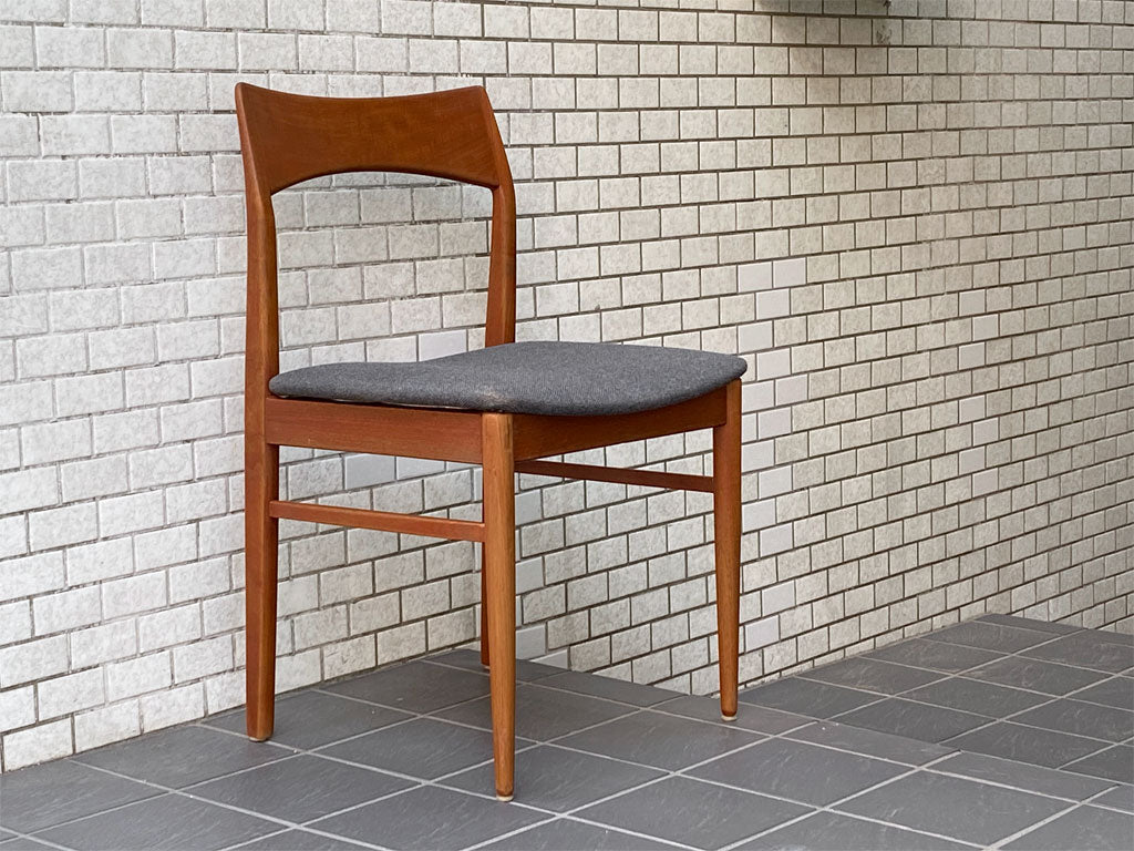 ヴァイレストゥールモーベルファブリック Vejle Stole & Mobelfabrik ビンテージ ダイニングテーブル チーク無垢材 デンマーク 北欧家具 中古品 買い取りしました。